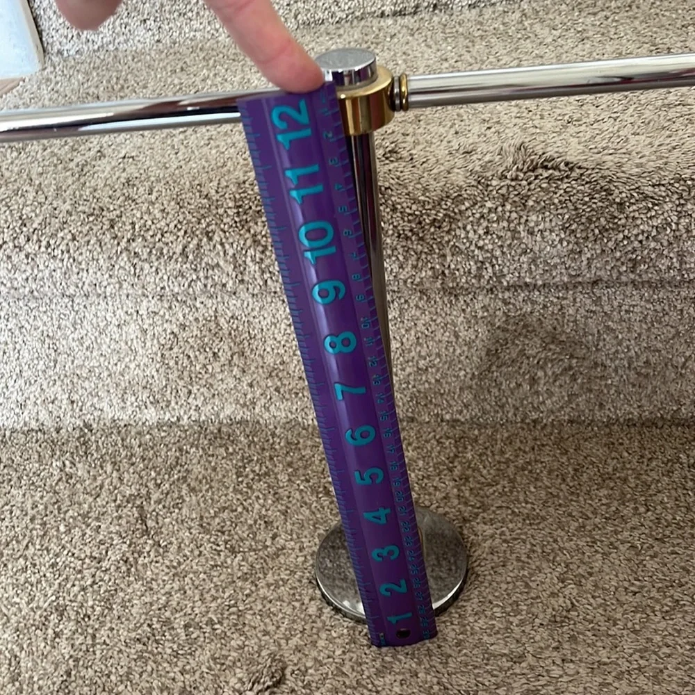 Hand towel holder